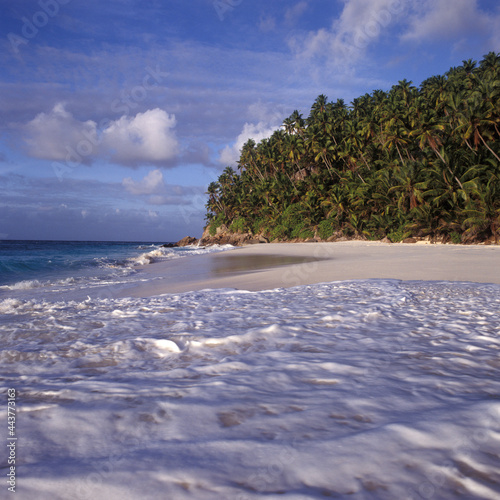 Seychellen/Frégate/Strand: Anse Victorin photo