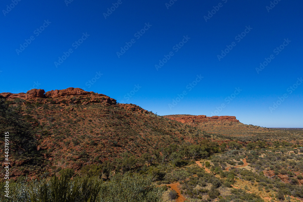 Obraz premium オーストラリア ノーザンテリトリーにあるワタルカ国立公園内のキングス・キャニオンの風景
