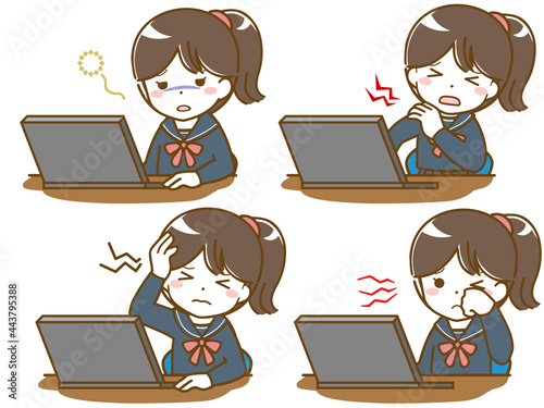 パソコン作業で疲れる女子学生