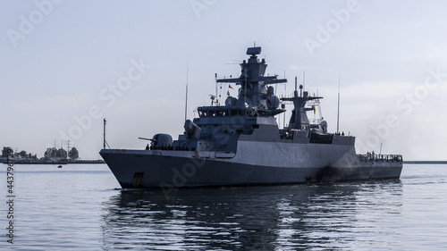 WARSHIP - A German Navy corvette is maneuvering in a port   © Wojciech Wrzesień