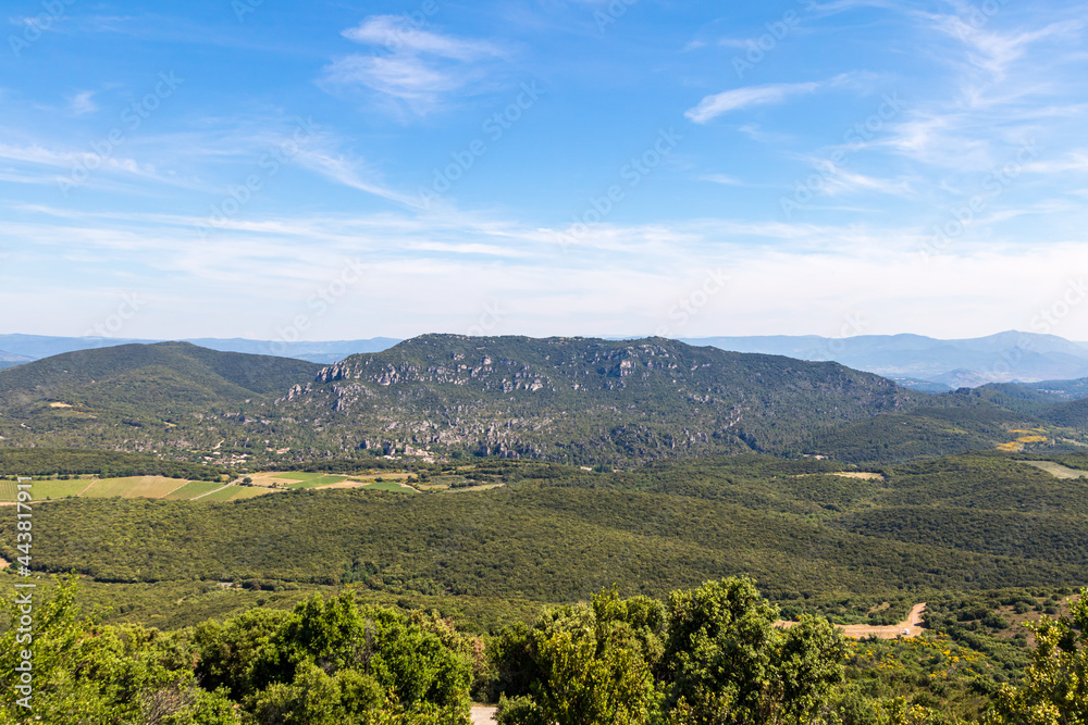 Vue sur le paysage depuis le Pic de Vissou (Occitanie, France)