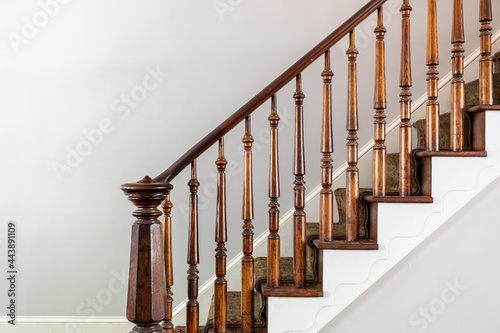 Fotografia Antique Staircase with Octagon Post in Italianate Style