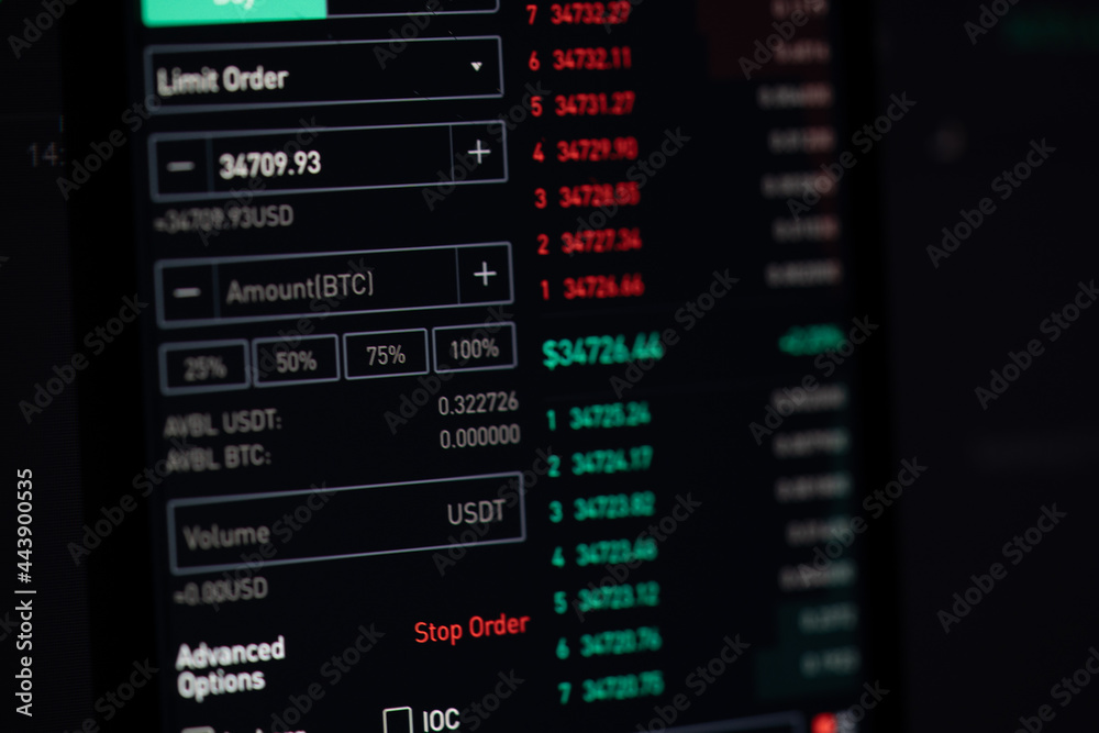 Cryptocurrency trading. The cryptocurrency market. Buying and selling bitcoins. Cryptocurrency trading. The cryptocurrency market. Buying and selling bitcoins.