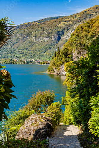 Gardens and views over lake como from Babianelo © John Hofboer