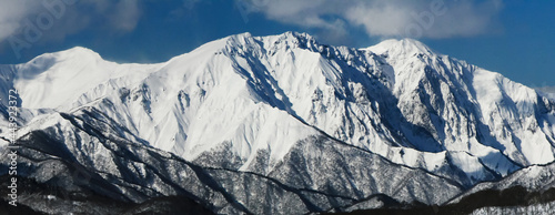 厳冬期の谷川岳連峰　谷川岳と一ノ倉沢遠景　川場スキー場からの絶景 © DONDON2018
