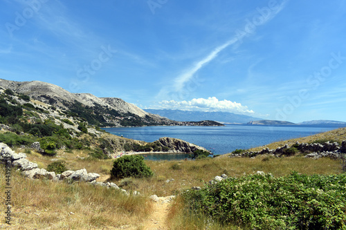 A magical sight of the blue sea and the environment.
turquoise, magical, natural, captivating photo