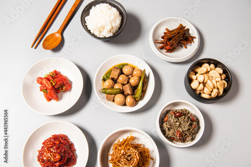 Slika na platnu 밥과 함께 먹으면 맛있는 반찬
