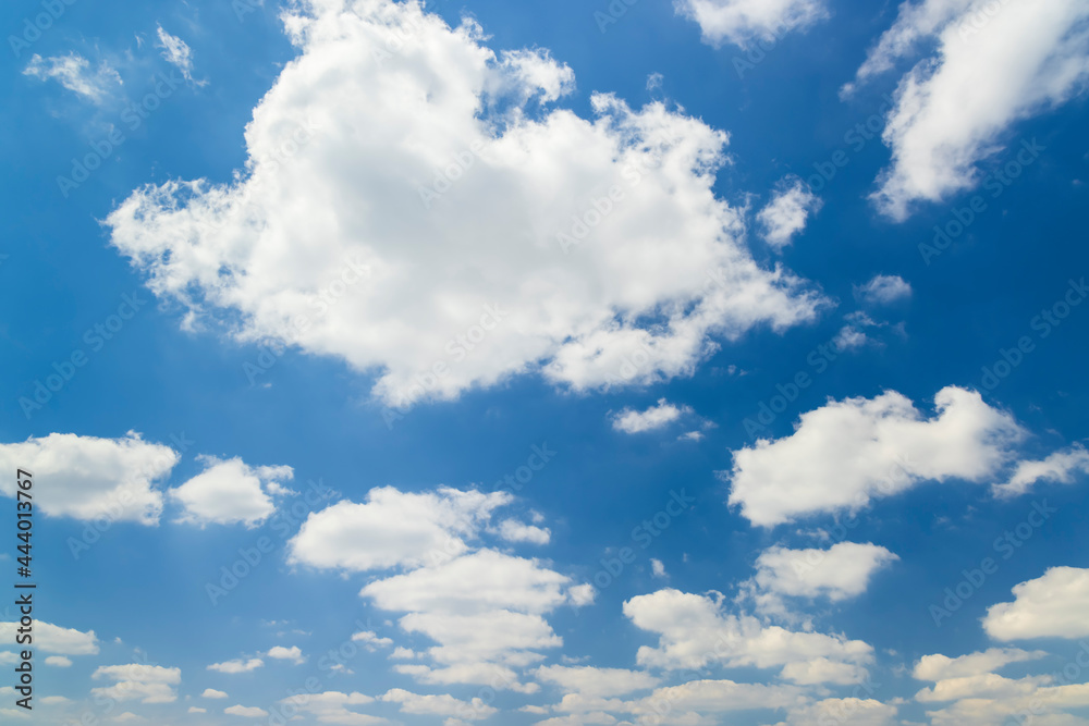 Fototapeta premium blue sky with clouds as background