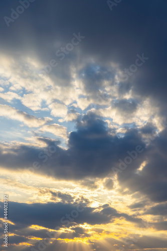 Fototapeta Naklejka Na Ścianę i Meble -  Beautiful sky with cloud before sunset
