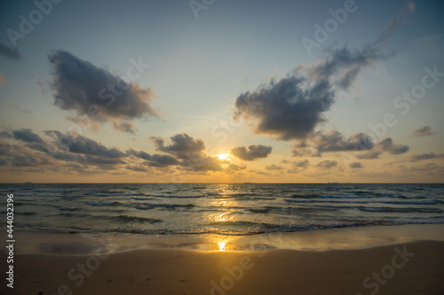 Fototapeta Naklejka Na Ścianę i Meble -  Bubble waves and morning sun at the southern sea, Thailand