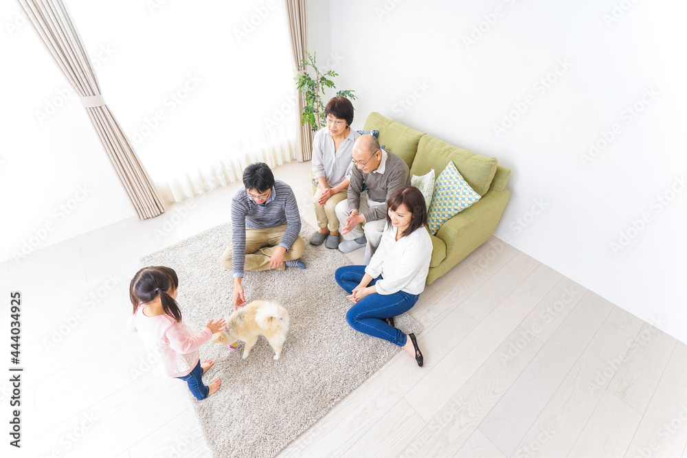 3世代の幸せなファミリー