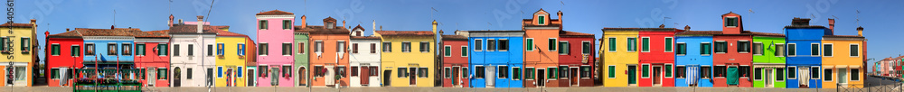Panoram der bunten Häuser auf Burano, Venedig, Italien