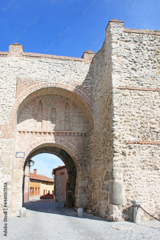 Gateway in Olmedo City Walls, Spain