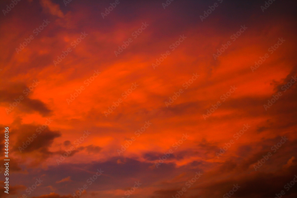 Obraz premium red sky and clouds