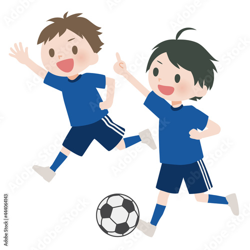 サッカーをする少年たち