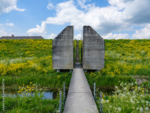 Doorgezaagde bunker uit 1940, een object bij het project Molenkade in Zijderveld gemeente Vijfheerenlanden photo