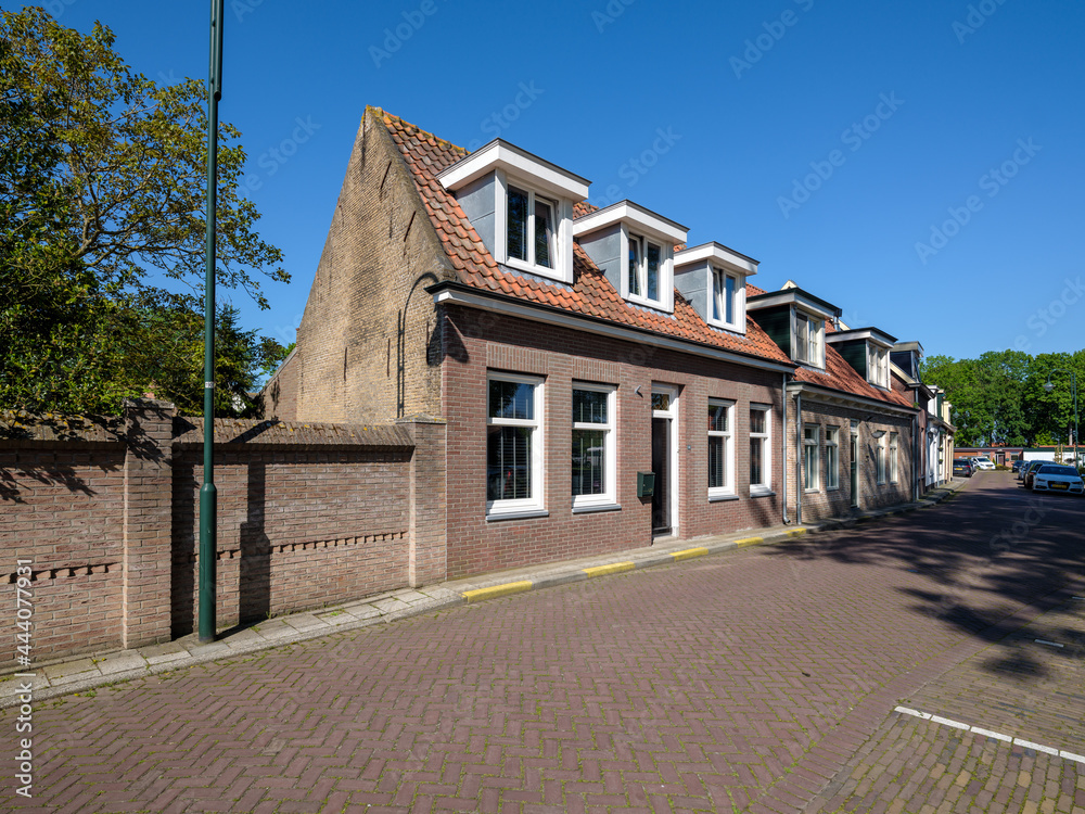 Woningen in de Regentessestraat in Tholen, Zeeland