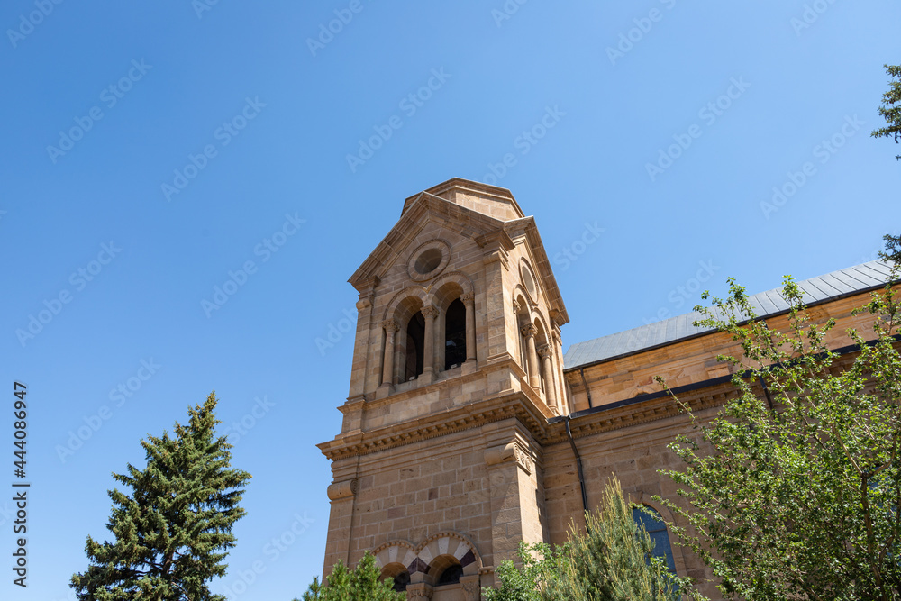 Fototapeta premium Historic Cathedral Basilica in Santa Fe, New Mexico