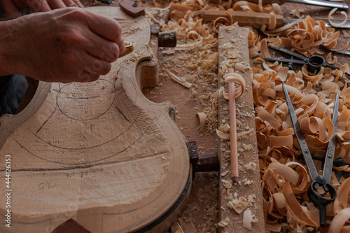 Little tools that luthier use to make details in violin body
