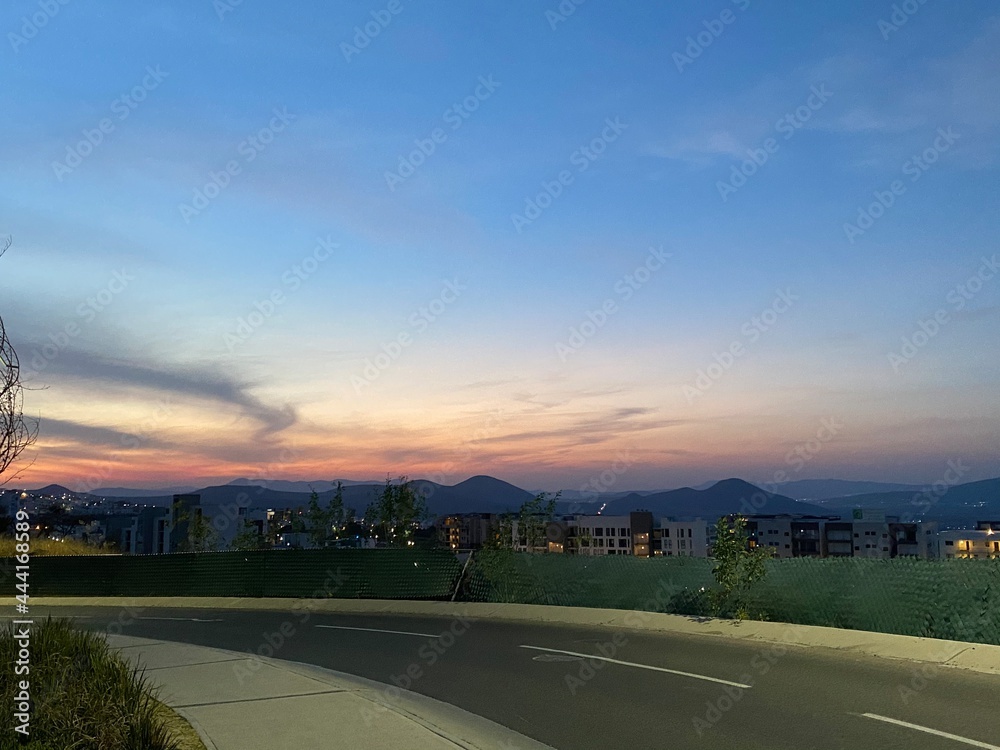 Fototapeta premium sunset in the city