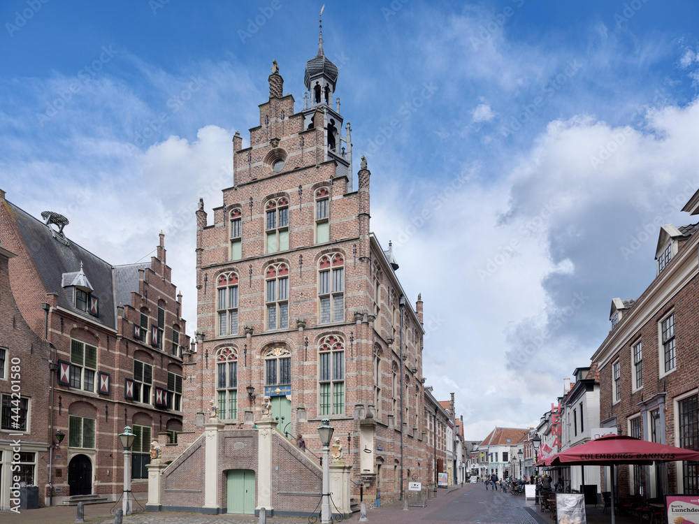 Fototapeta premium >>>> HISTORICAL BUILDING <<<<De Markt in Culemborg met het Oude stadhuis uit 1534