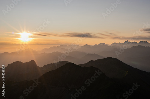 sunrise in the mountains © jeysch