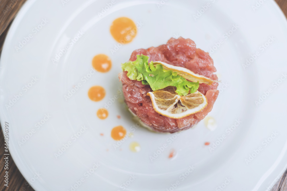 Gourmet Food, Tuna tartare with fennel and grapefruit sauce