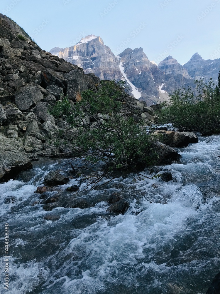 Scenic view of beautiful Lake Moraine