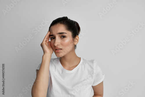 woman with headache discontent health problems depression pain © SHOTPRIME STUDIO