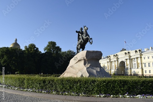 monument, sculpture, decoration of the city photo