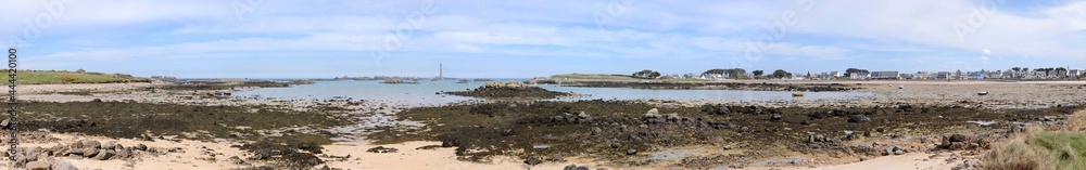 Le phare de l'Île Vierge dans les abers en Pays Leon dans le Finistère Bretagne France	