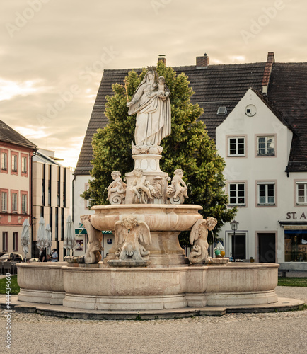 Marienbrunne am Tillyplatz in Altötting im Sommer am Abend photo