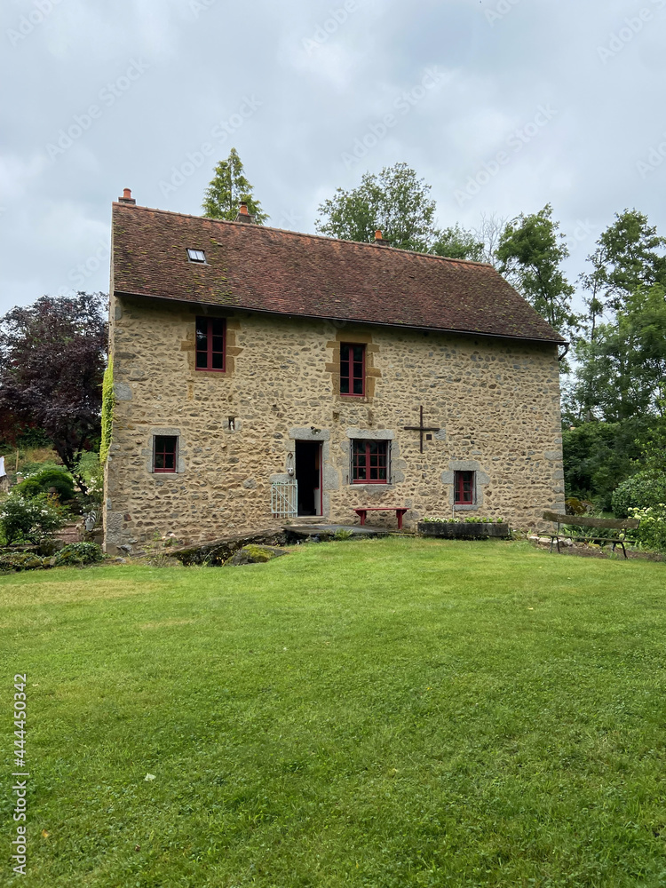 Ancien moulin dans la Nièvre, Bourgogne