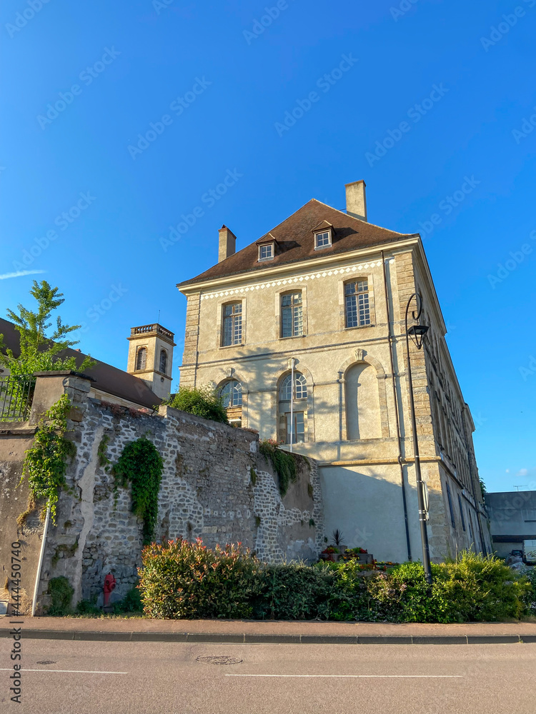 Abbaye Saint Léonard à Corbigny, Bourgogne