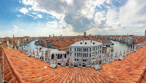 panoramic view from the observation platform from fondaco dei tedeschi to the canale Grande and Venice © travelview