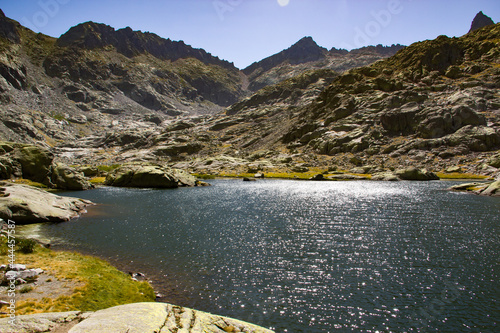 Fototapeta Naklejka Na Ścianę i Meble -  Alpine mountain landscape with lake.