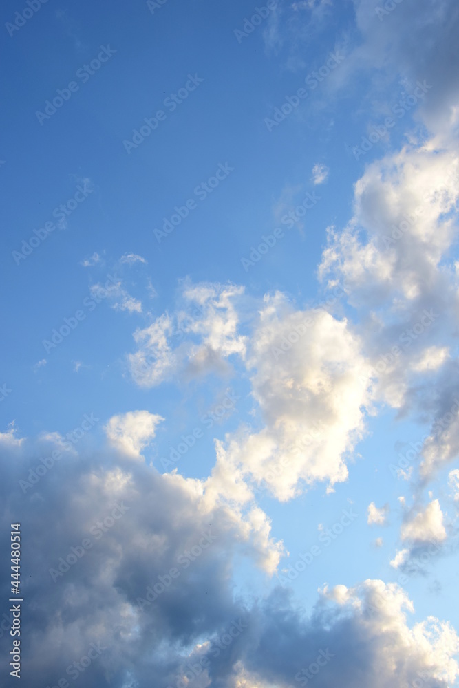 custom made wallpaper toronto digitalBlauer Himmel mit vielen Wolken in weiß und Grau, Sommerhimmel, Wetter, Wetterumschwung, wechselhaftes Wetter, Banner und Hintergrund