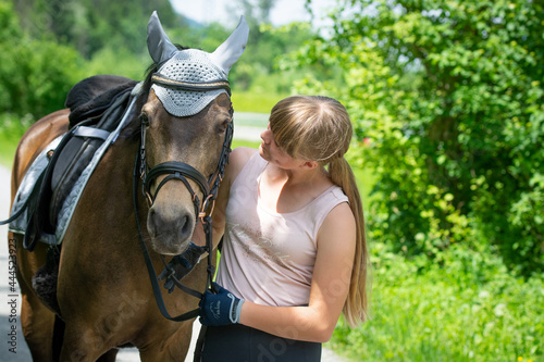Mädchen mit Pferd/Pony