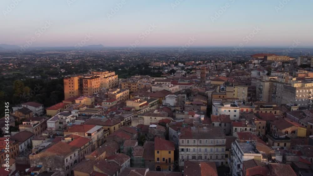Veduta aerea del centro storico di Velletri, a poca distanza da Roma. Veduta aerea del centro storico di Velletri, a poca distanza da Roma.