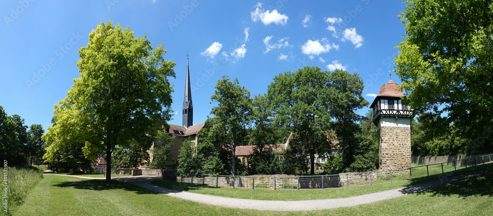 Kirche und Faustturm in Maulbronn
