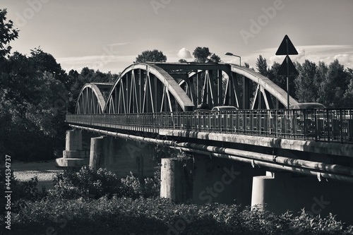 bridge over river © Kikuz