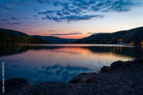 Lissac-sur-Couze coucher de soleil lac de Chasteaux