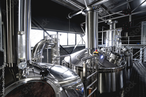 Fotografia Craft beer brewing equipment in privat brewery
