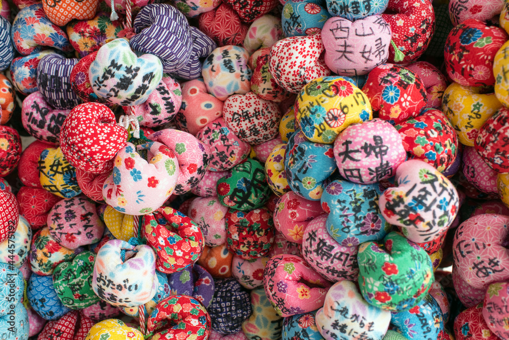 Colorful wishing balls at Enmanji Temple in Dogo Onsen Town, Matsuyama　松山市・道後温泉 圓満寺のお結び玉