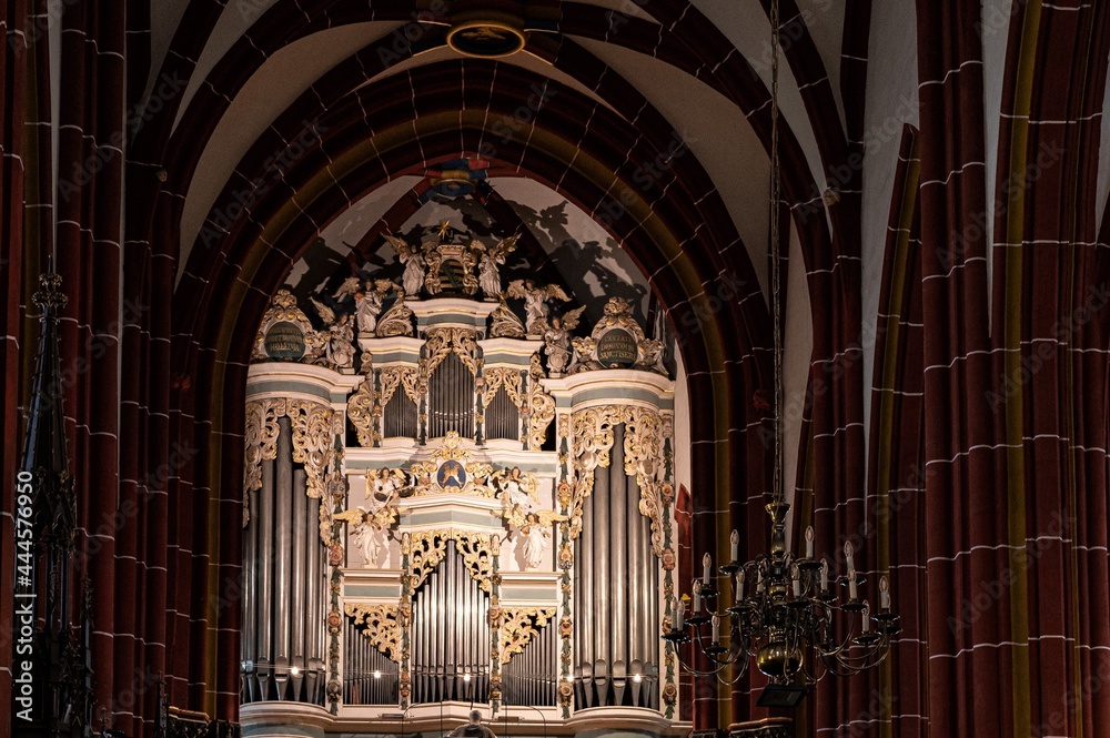 Eine Kirchenorgel auch als Königin der Instrumente benannt