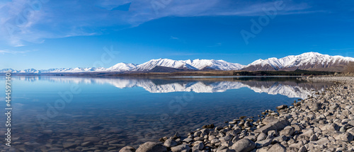 Obraz na plátně Lake Tekapo mountain landscape Panorama South Island New Zealand