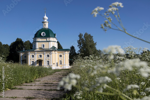 Church of Michael the Archangel in the village of Tarakanovo, Moscow region. In this church the poet Block and Mendeleyeva were married in 1903