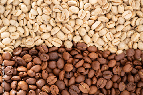 Raw and roasted coffee beans