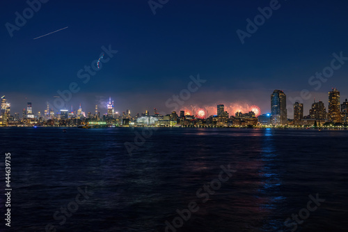 Fireworks celebration of July 4th with the famous Manhattan skyline © Kit Leong