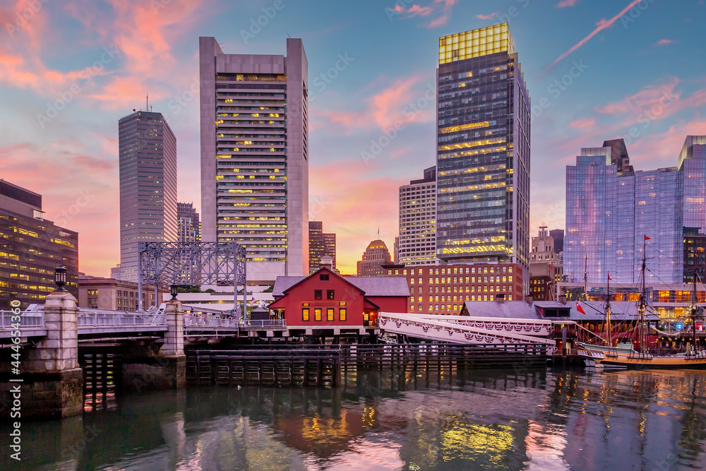 Boston Harbour skyline and Financial District  in Massachusetts, USA